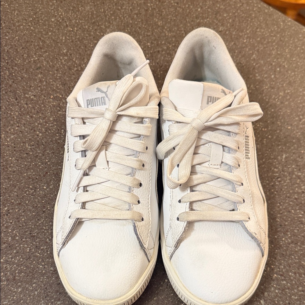 Puma Off-White Low-Top Leather Sneakers- size 8